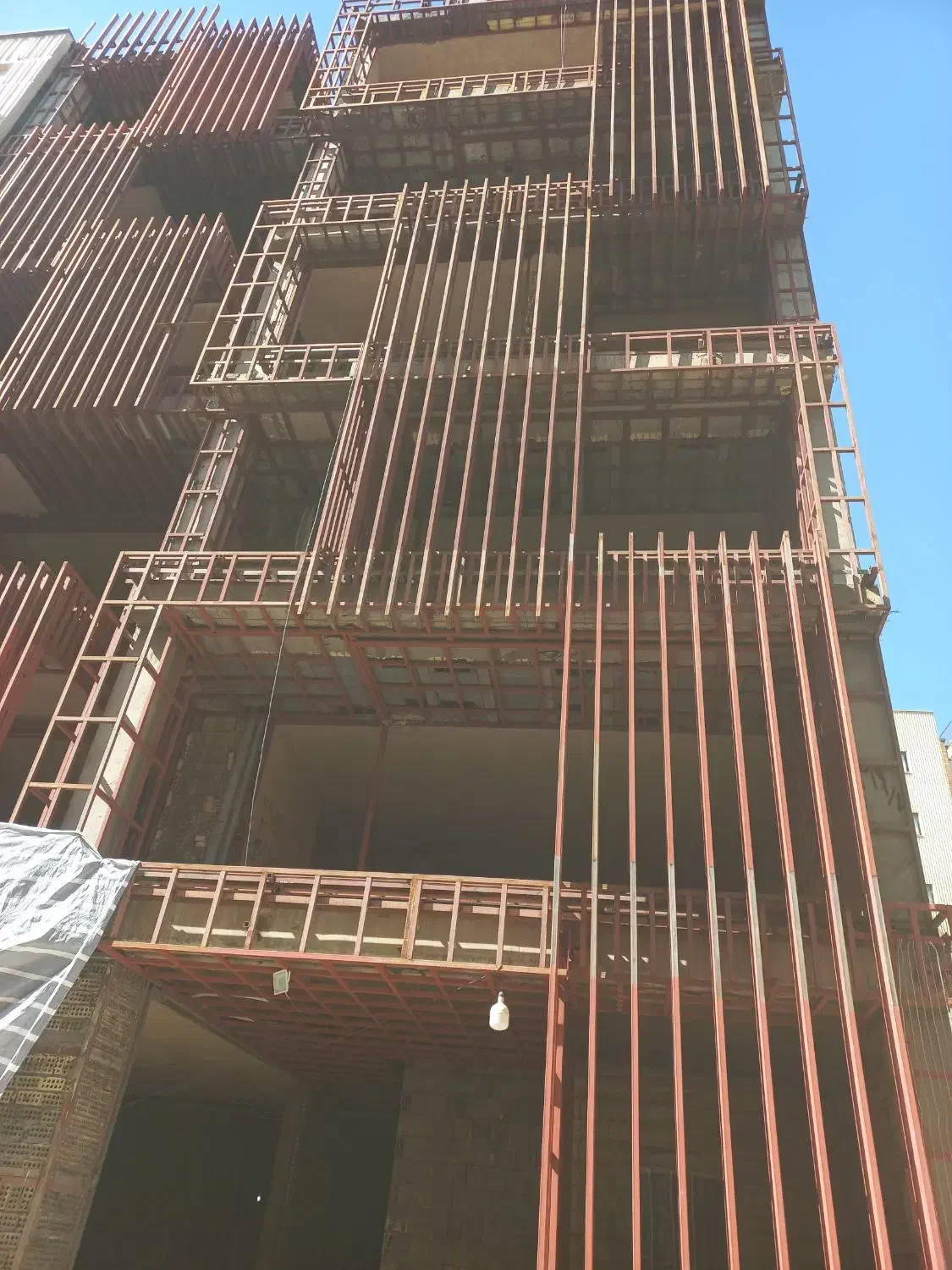 کمکی جوشکار یا کارگر ساده|استخدام معماری، عمران و ساختمانی|اصفهان, کوی ولی عصر|دیوار