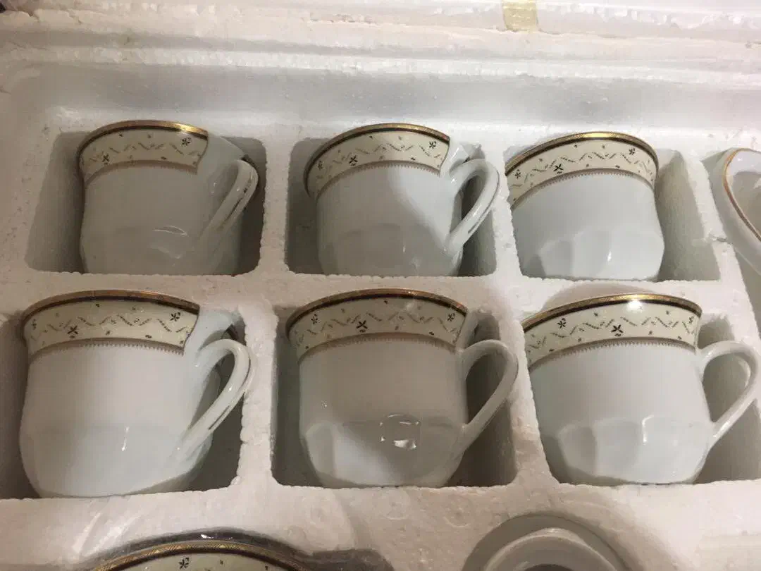 عصرانه خوری/چایخوری/فنجان نعلبکی/۱۷ پارچه قدیمی نو|ظروف سرو و پذیرایی|تهران, مرزداران|دیوار