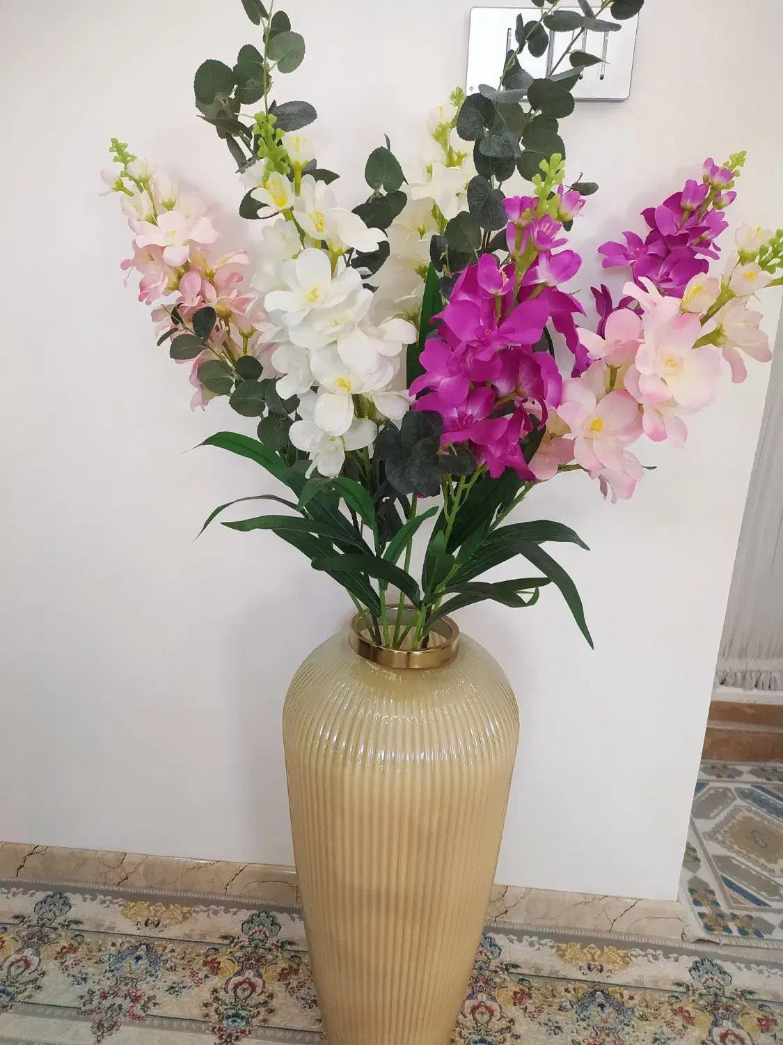 گل و گلدان|گل مصنوعی|قدس, شهرقدس|دیوار