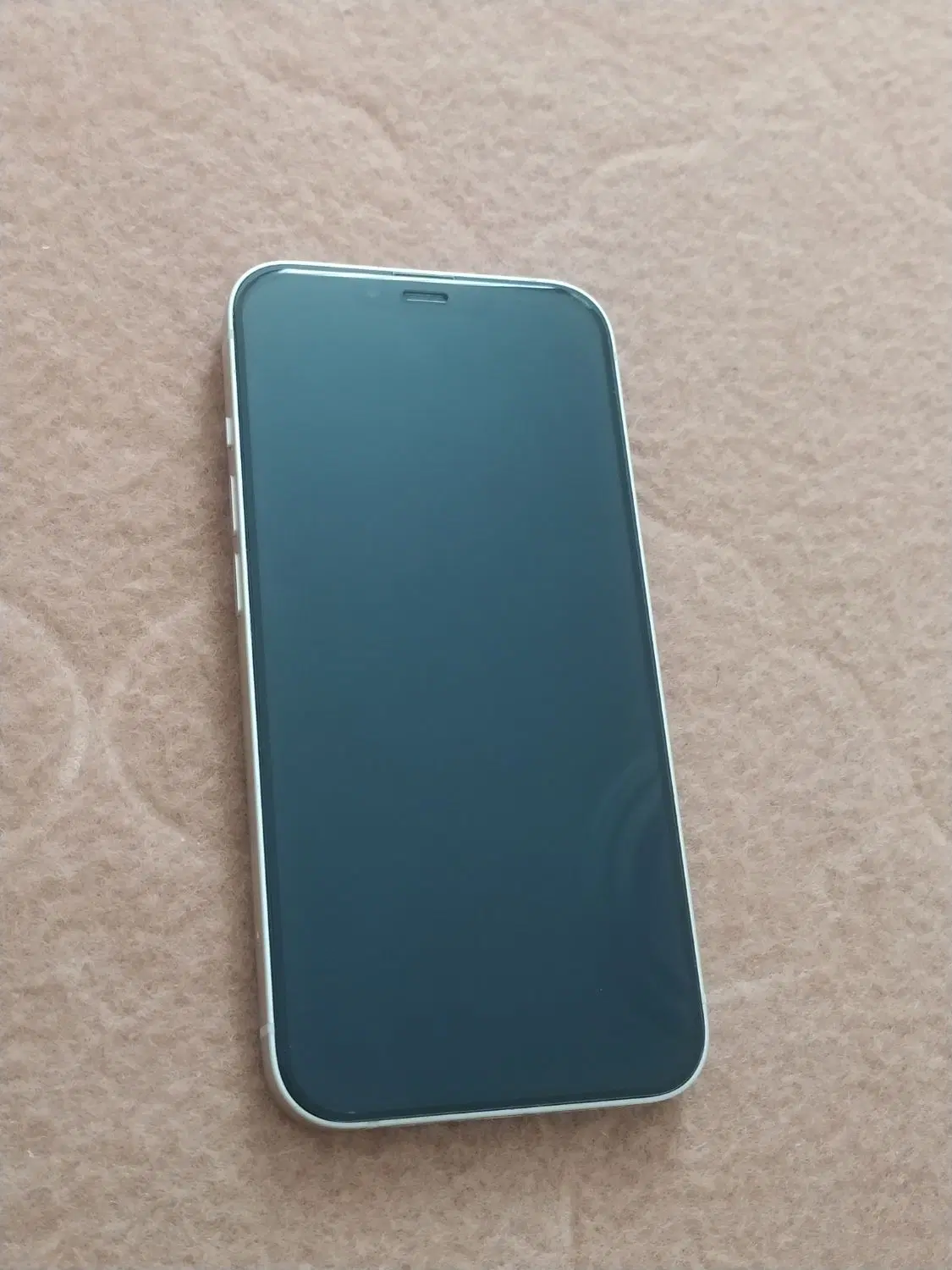 iPhone 13 normal|موبایل|رباط‌کریم, رباط‌کریم|دیوار