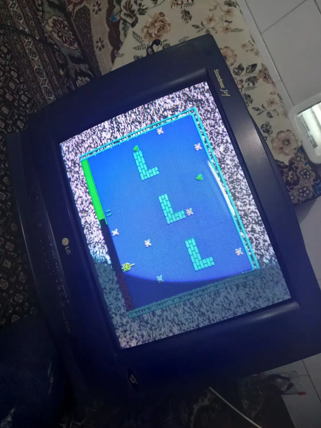 تلویزیون|تلویزیون و پروژکتور|اراک, |دیوار