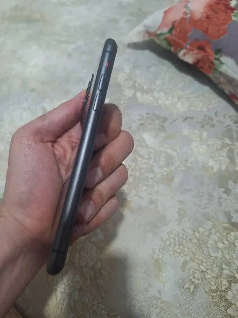 گوشی آیفون۱۱ معمولی|موبایل|تهران, منیریه|دیوار