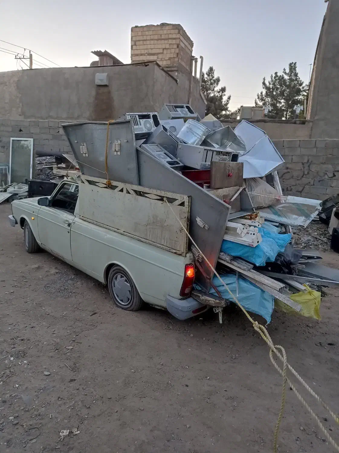 خرید ضایعات آهن در پنجره آلومینیوم|عمدهفروشی|مشهد, هنرستان|دیوار