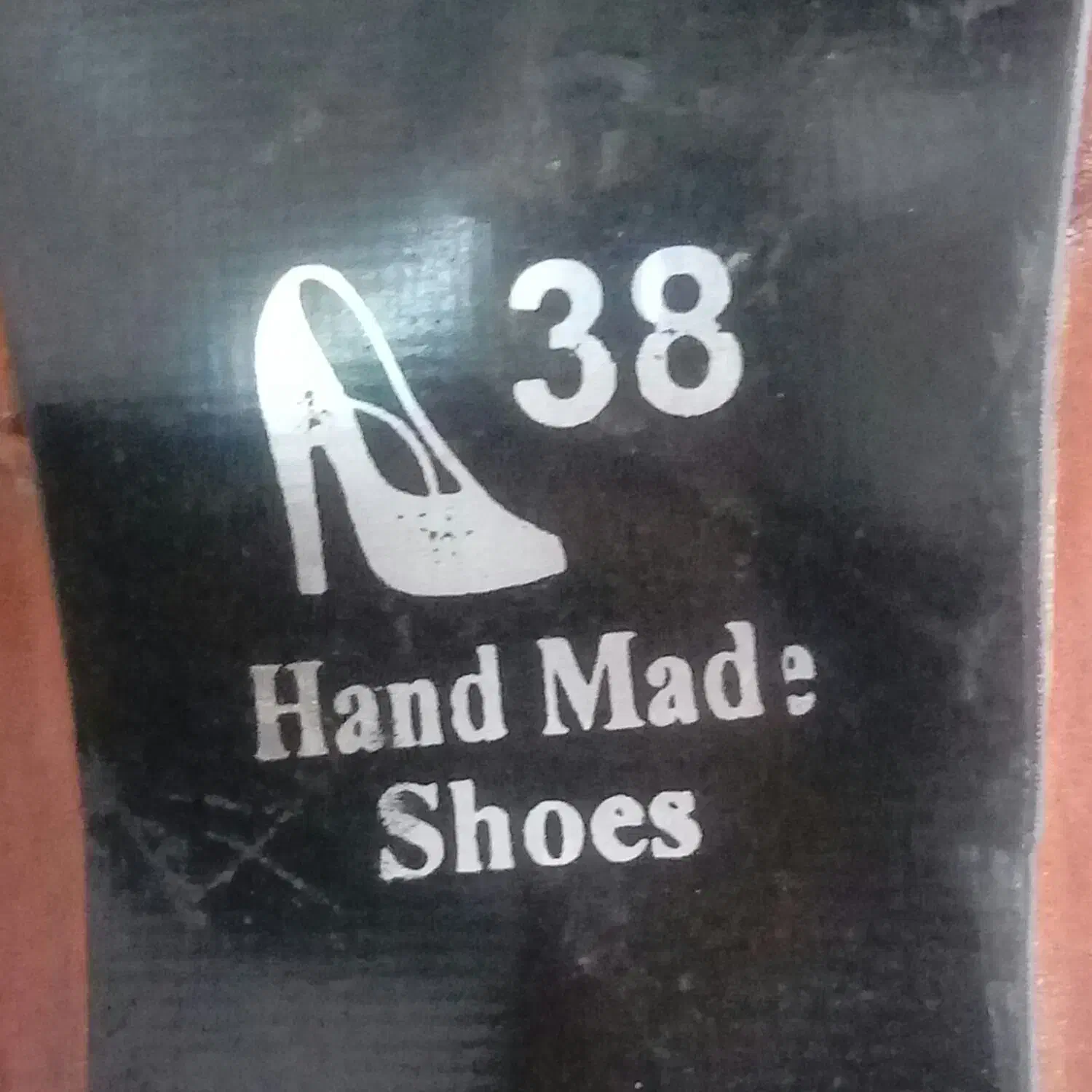 کفش ولباس|کیف، کفش، کمربند|اندیشه, اندیشه فاز ۱|دیوار