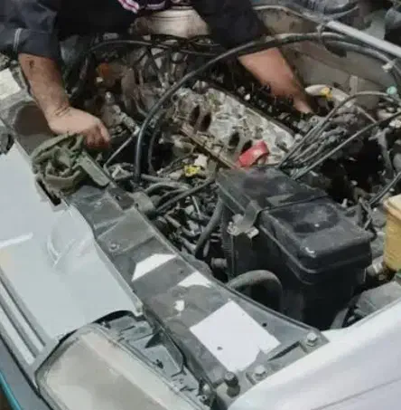 استخدام شاگرد ماهر و نیمه ماهر کار درتعمیر موتور|استخدام صنعتی، فنی، مهندسی|لار, |دیوار