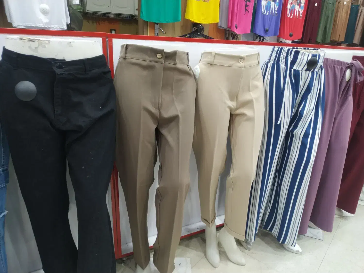 ویترین مانکن رگال چوب لباسی|فروشگاه و مغازه|ایلام, |دیوار