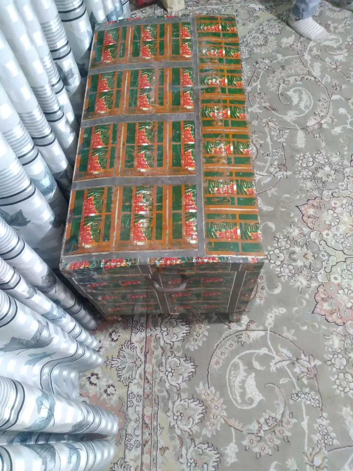 صندقچه قدیمی سالم|کلکسیون اشیاء عتیقه|رباط‌کریم, رباط‌کریم|دیوار