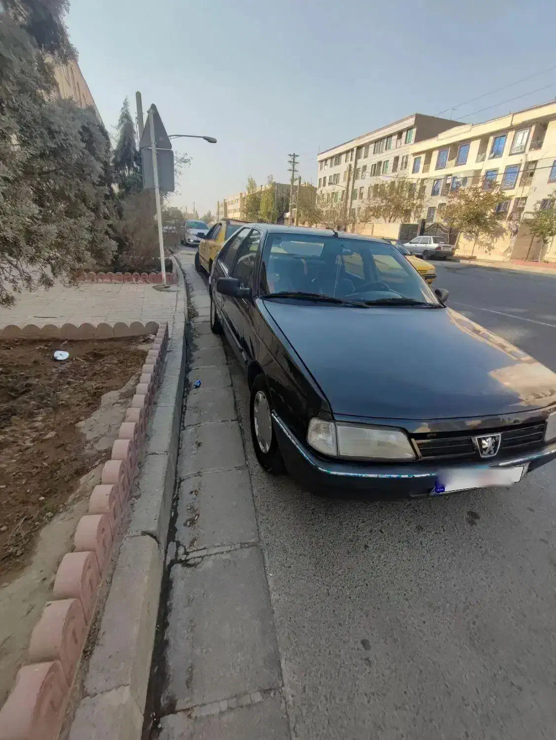 پژو 2000 مدل 80|خودرو سواری و وانت|ری, حمزه‌آباد|دیوار