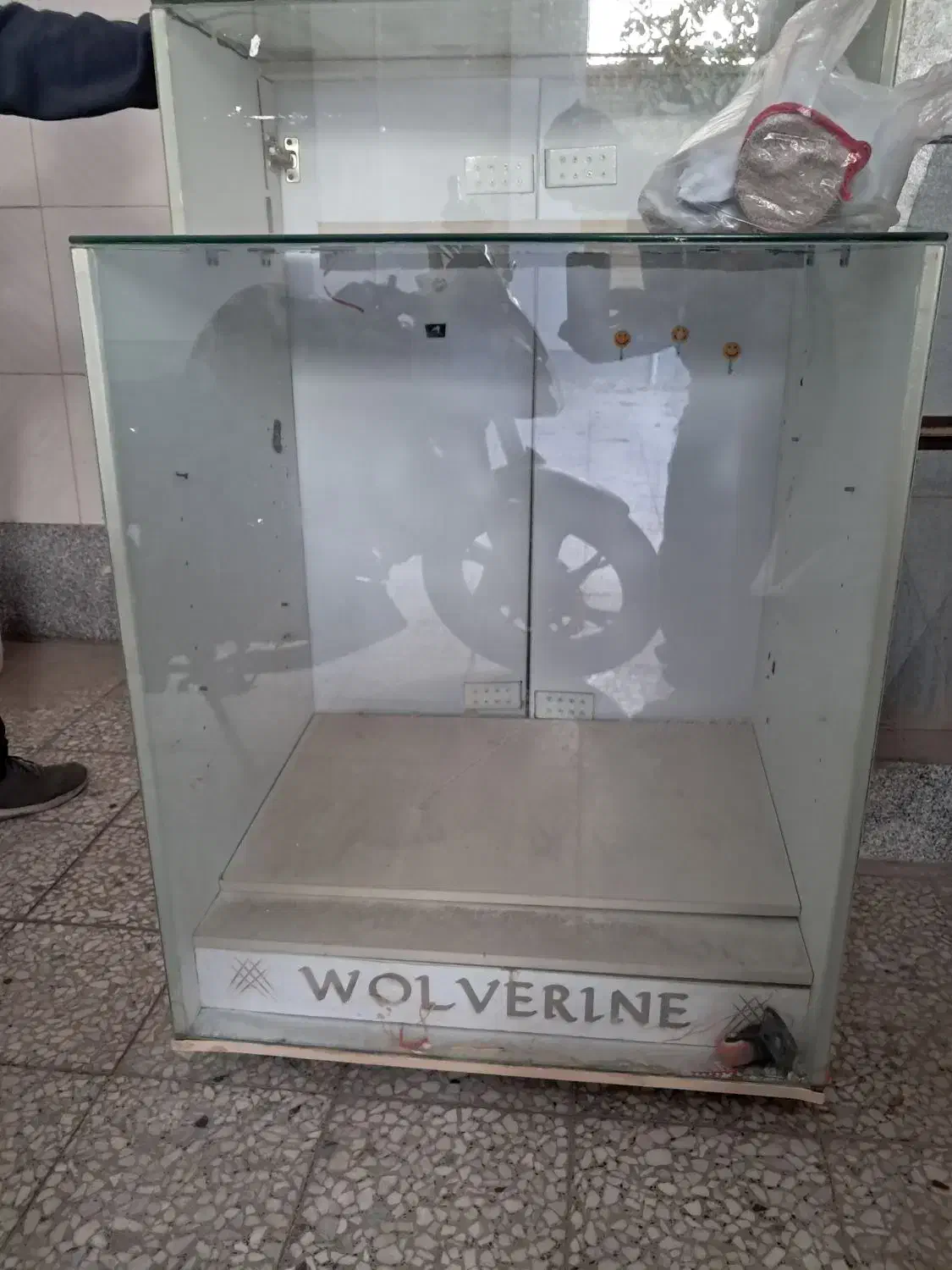 فروش فوری ویترین شیشه ای|فروشگاه و مغازه|شاهین‌شهر, عطار|دیوار