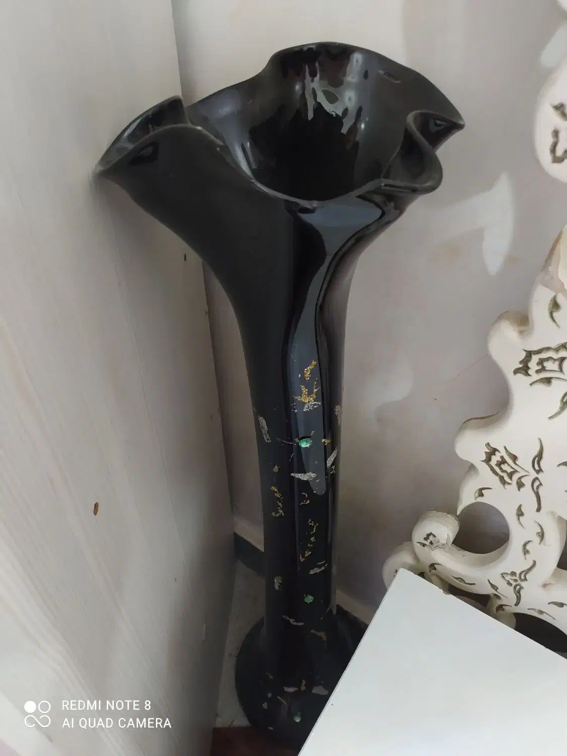 گلدان مشکی شیک|گل و گیاه طبیعی|اهواز, معین زاده|دیوار