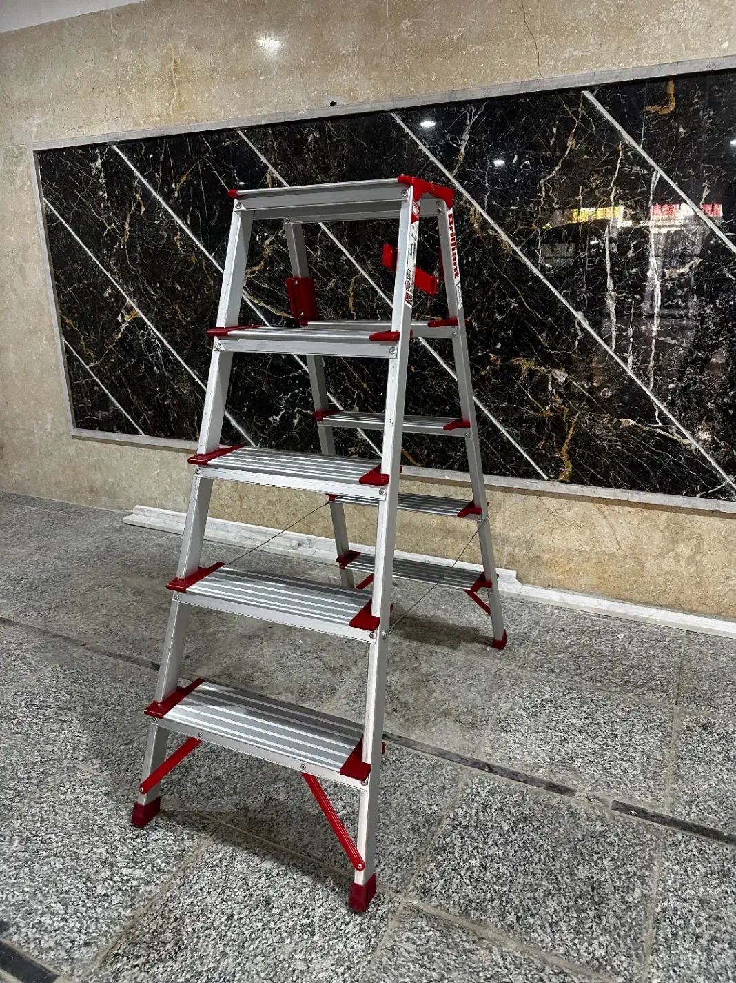 نردبان ۵ پله تاشو آلومینیومی|ابزارآلات|همدان, |دیوار