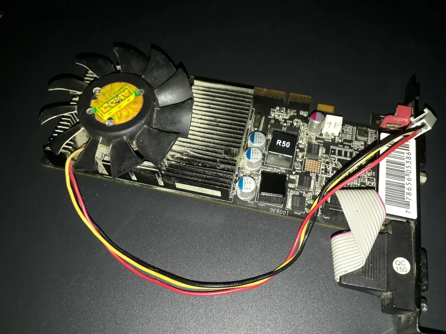 یک عدد کارت گرافیک ۱ گیگ|قطعات و لوازم جانبی رایانه|سنندج, |دیوار