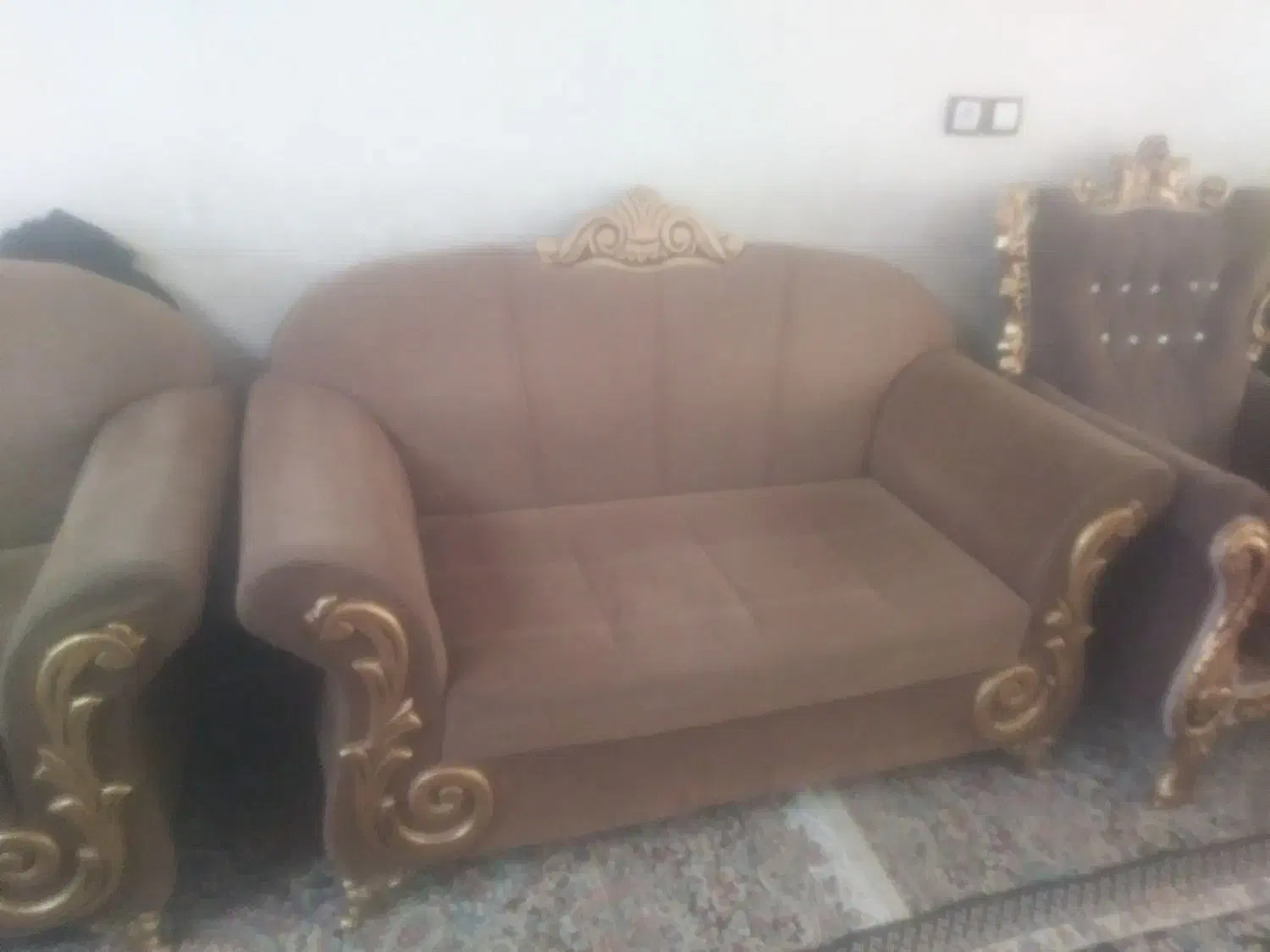 دودسته مبل تاج دار درحد نو به مبلع 40میلیون|مبلمان خانگی و میز عسلی|کرمان, |دیوار