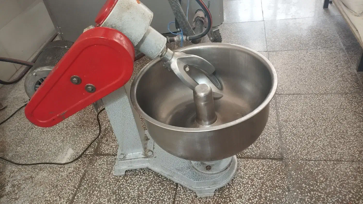 خمیر گیر 15کیلویی|کافی‌شاپ و رستوران|زرقان, |دیوار