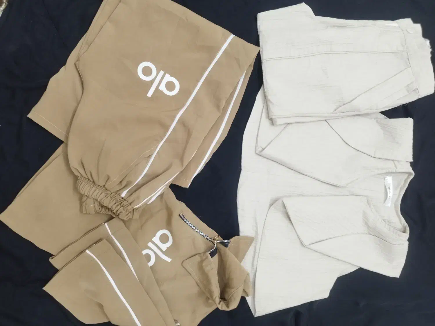 مانتو|لباس|بومهن, |دیوار