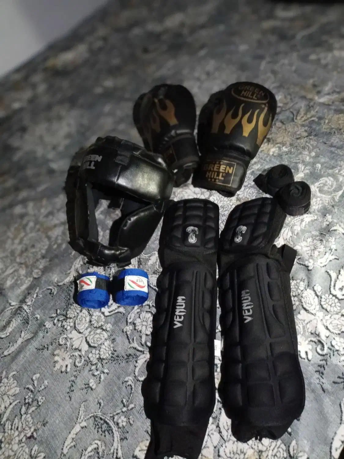 وسایل بوکس (کیک بوکسینگ )|تجهیزات ورزشی|اهواز, کوی باهنر|دیوار