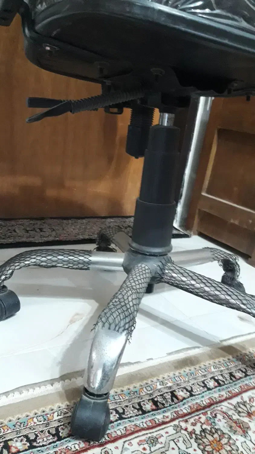 صندلی مدیریتی|مبلمان اداری|هشتگرد, فاز ۲ مهستان|دیوار