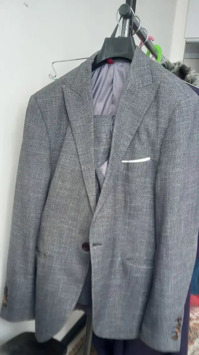 کت و شلوار|لباس|صدرا-فارس, فاز ۱|دیوار