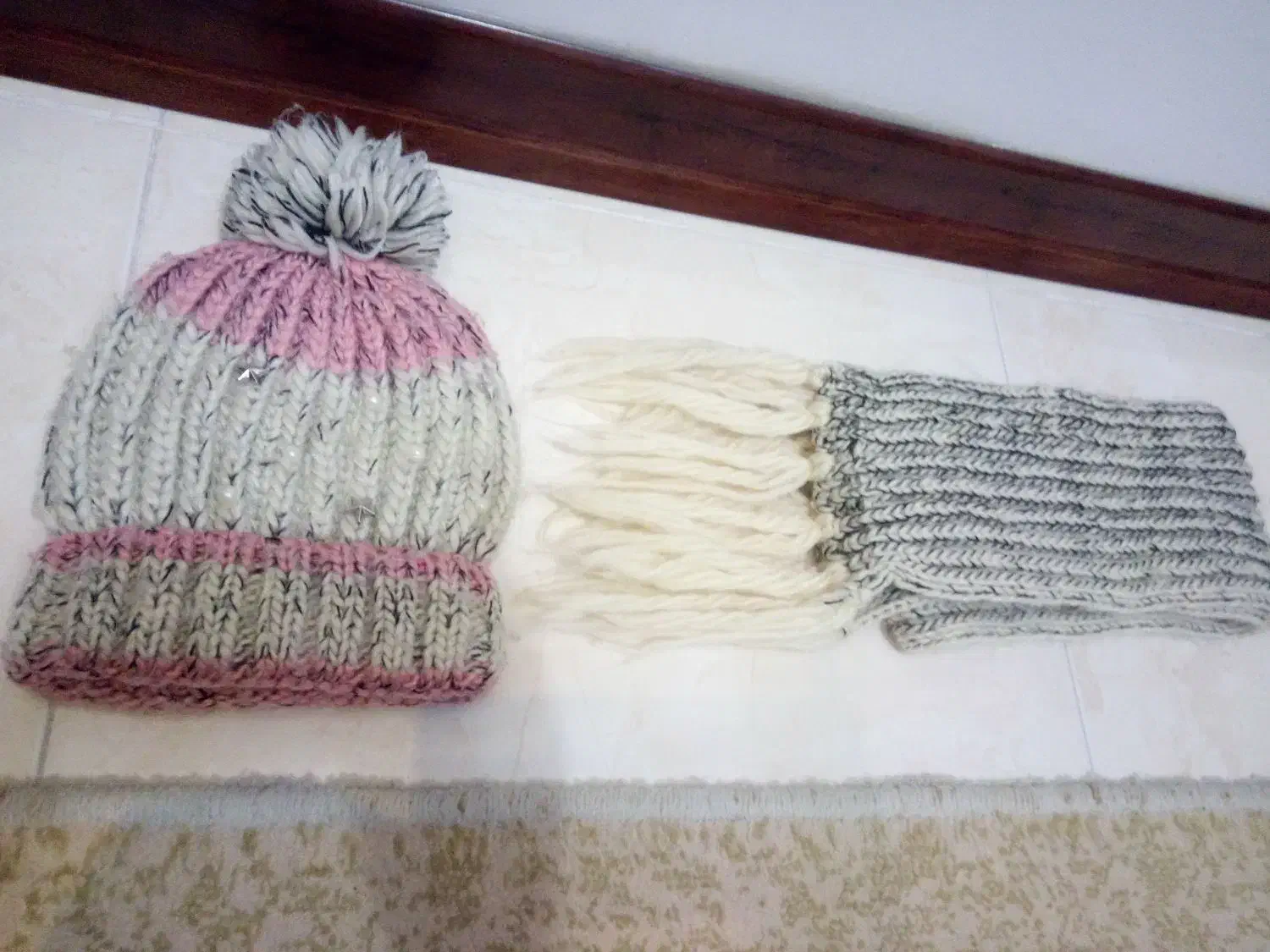 کلاه شال دخترونه ست شیک ۵سال به بالادرحداکبند|کفش و لباس بچه|بومهن, |دیوار