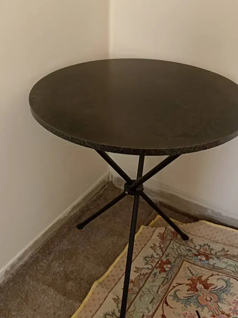 میز خاطره|میز تلفن|هشتگرد, فاز ۱ مهستان|دیوار