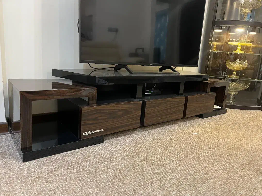 میز تلویزیون|میز تلویزیون|سبزوار, قصبه اب یمین|دیوار