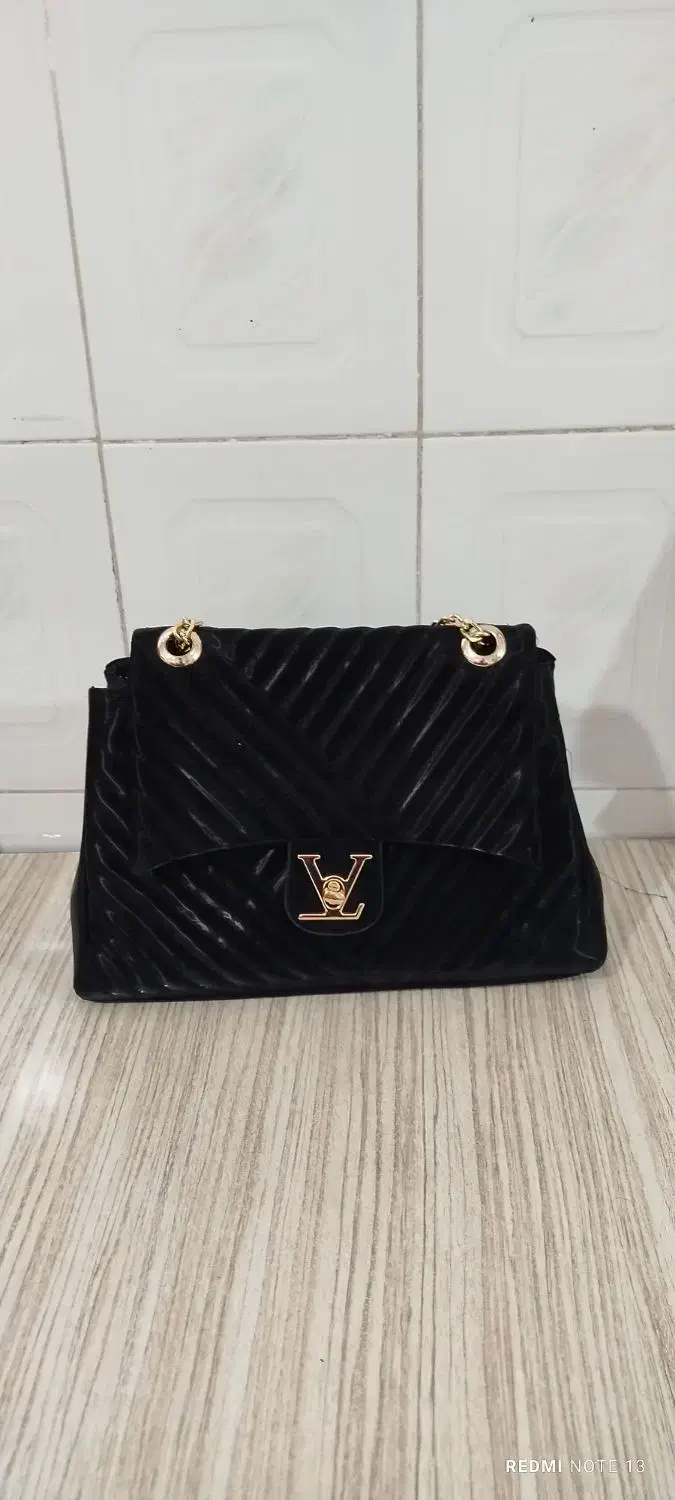 کیف|کیف، کفش، کمربند|قروه, |دیوار