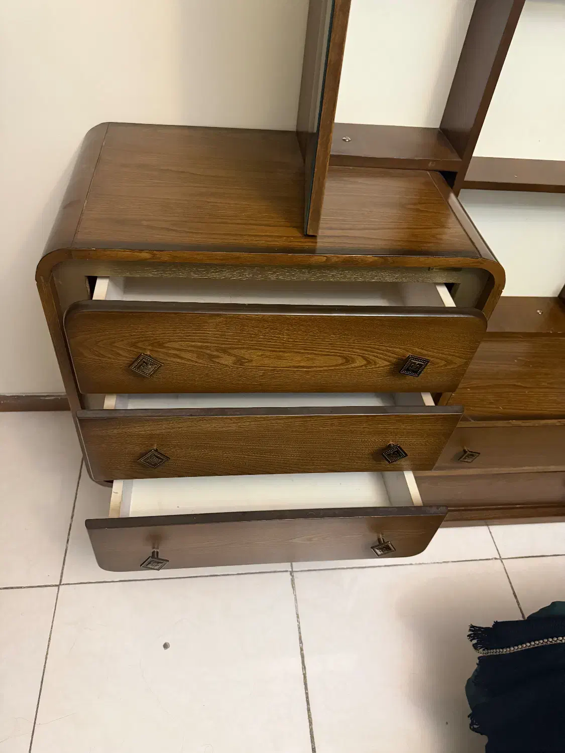 میز ارایشی|میز و صندلی غذاخوری|تهران, زرکش|دیوار