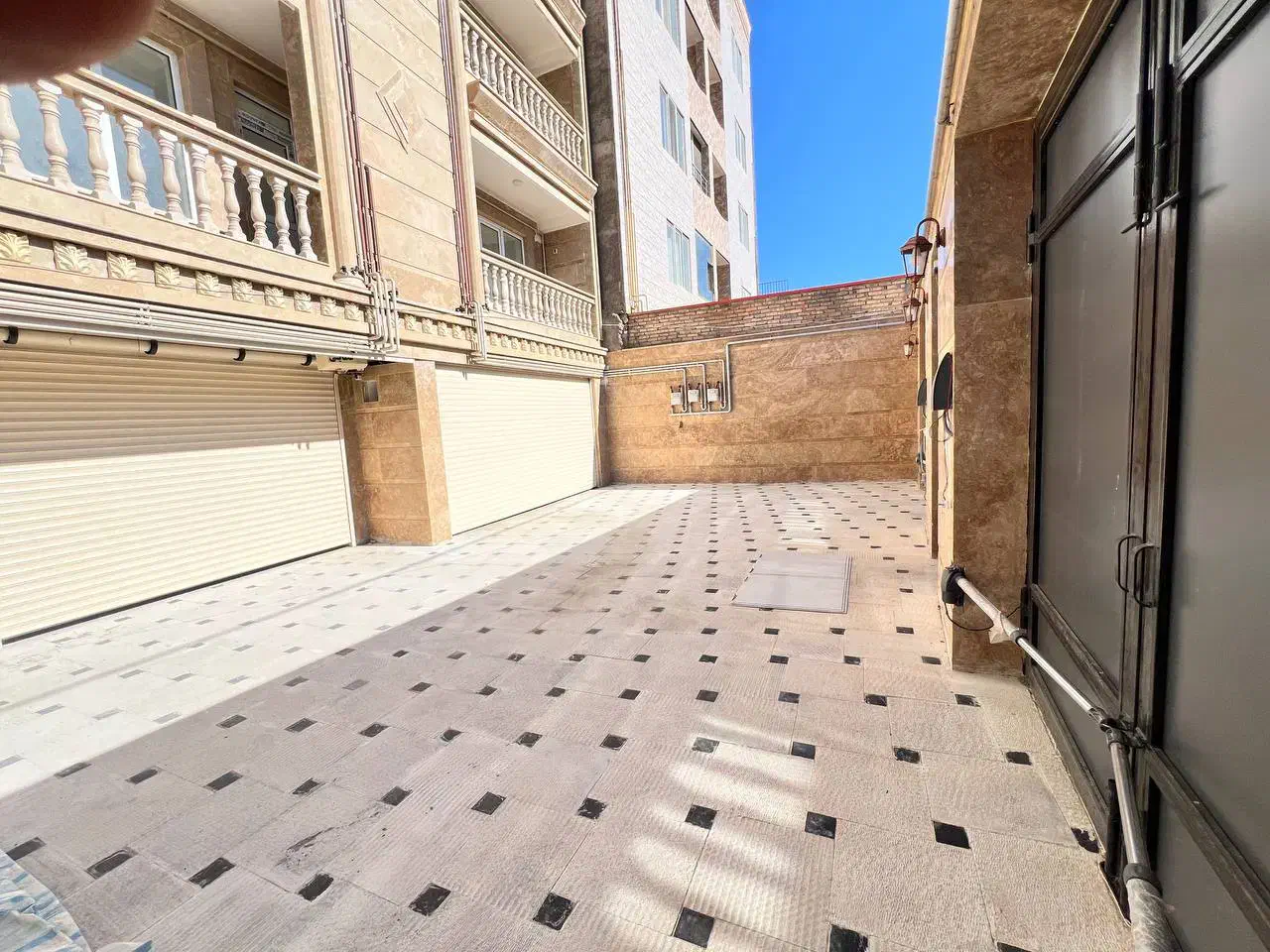 فروش آپارتمان نوساز در کوی عارف۱۱۴مترمفیدواحدجنوبی|فروش آپارتمان|اهر, |دیوار