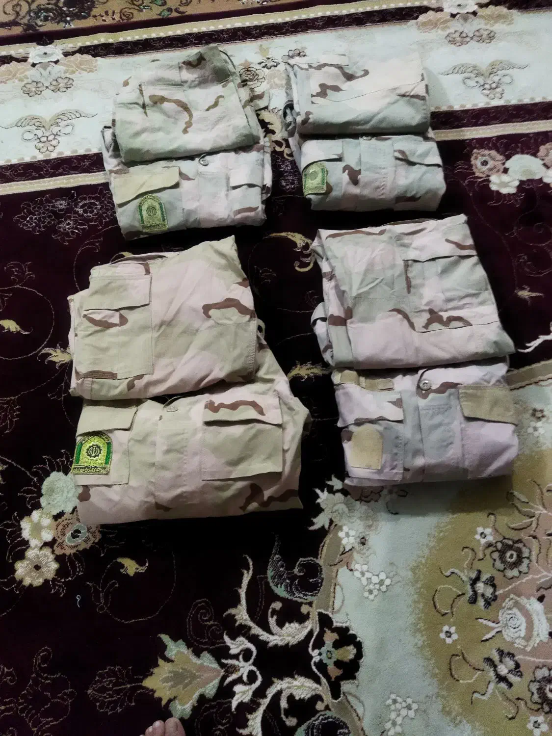 چهار دست لباس مرزبانی|لباس|زابل, |دیوار