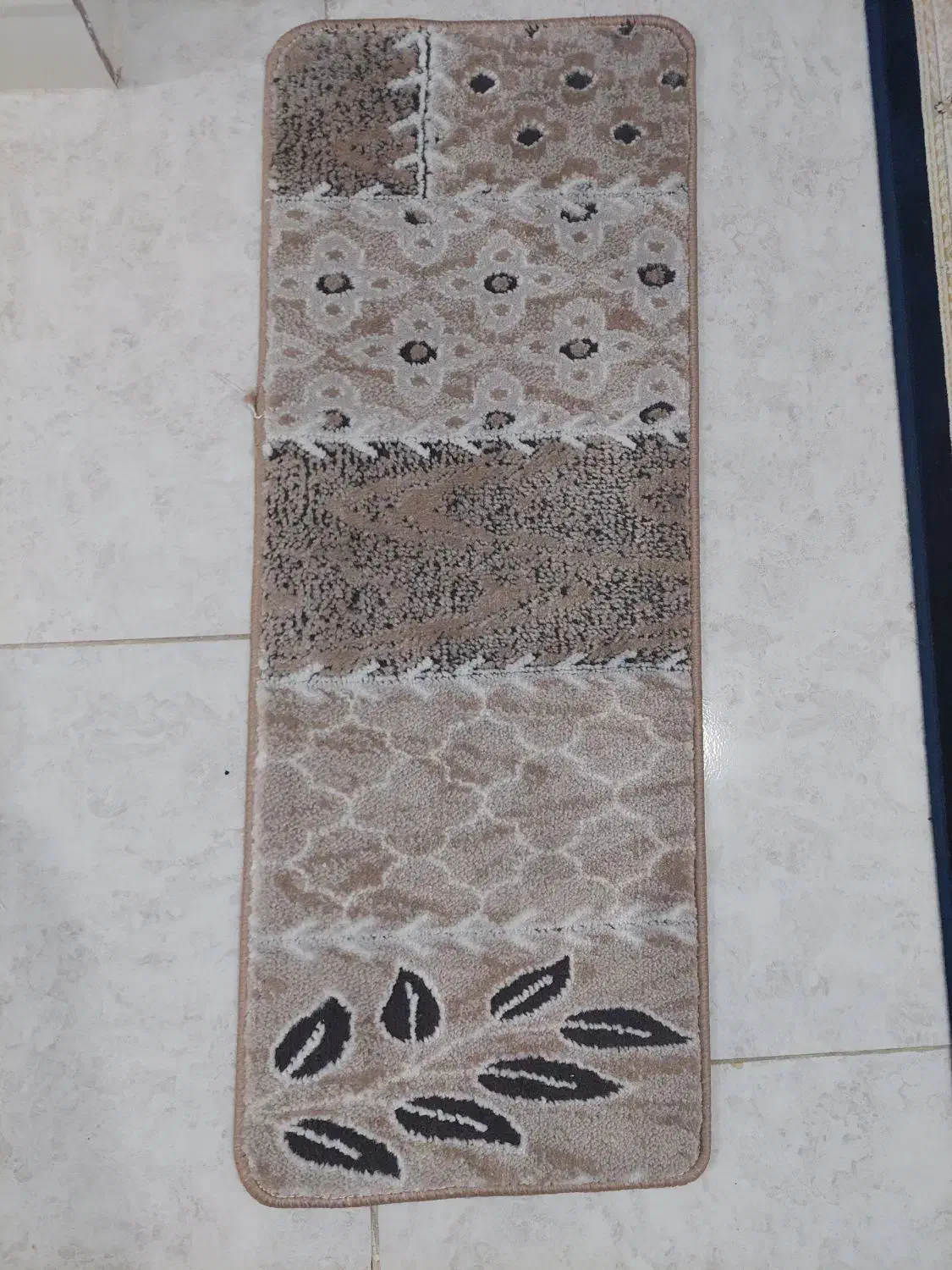 تعدادی فرش پله نو نو|فرش|تکاب, |دیوار