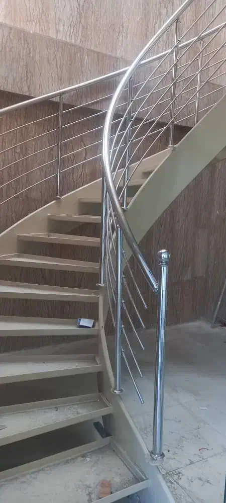 نرده استیل   .  حفاظ استیل|خدمات پیشه و مهارت|شهرکرد, |دیوار