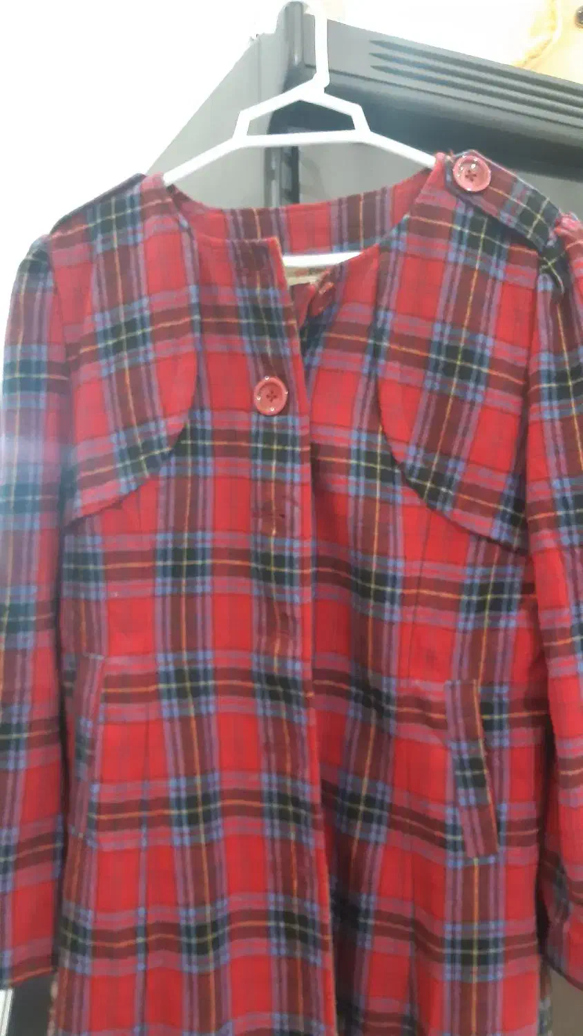 تک و یک دونه زیبا|لباس|نیشابور, ریوند|دیوار