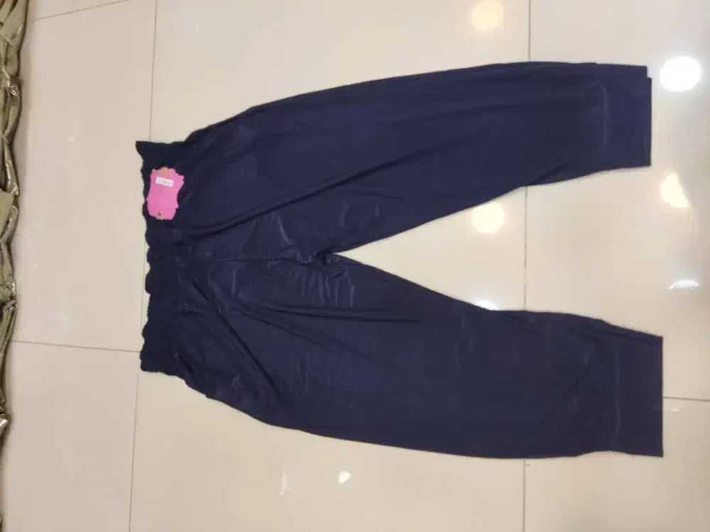 شلوار جینی بخاطر تغییر صنف|لباس|قشم, |دیوار