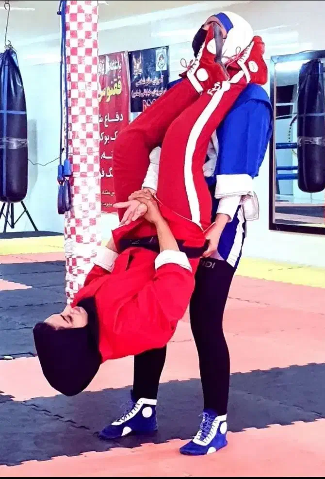 آموزش حرفه ای MMAو دفاع شخصی بانوان ناصرخسرو|خدمات آموزشی|خرمآباد, |دیوار