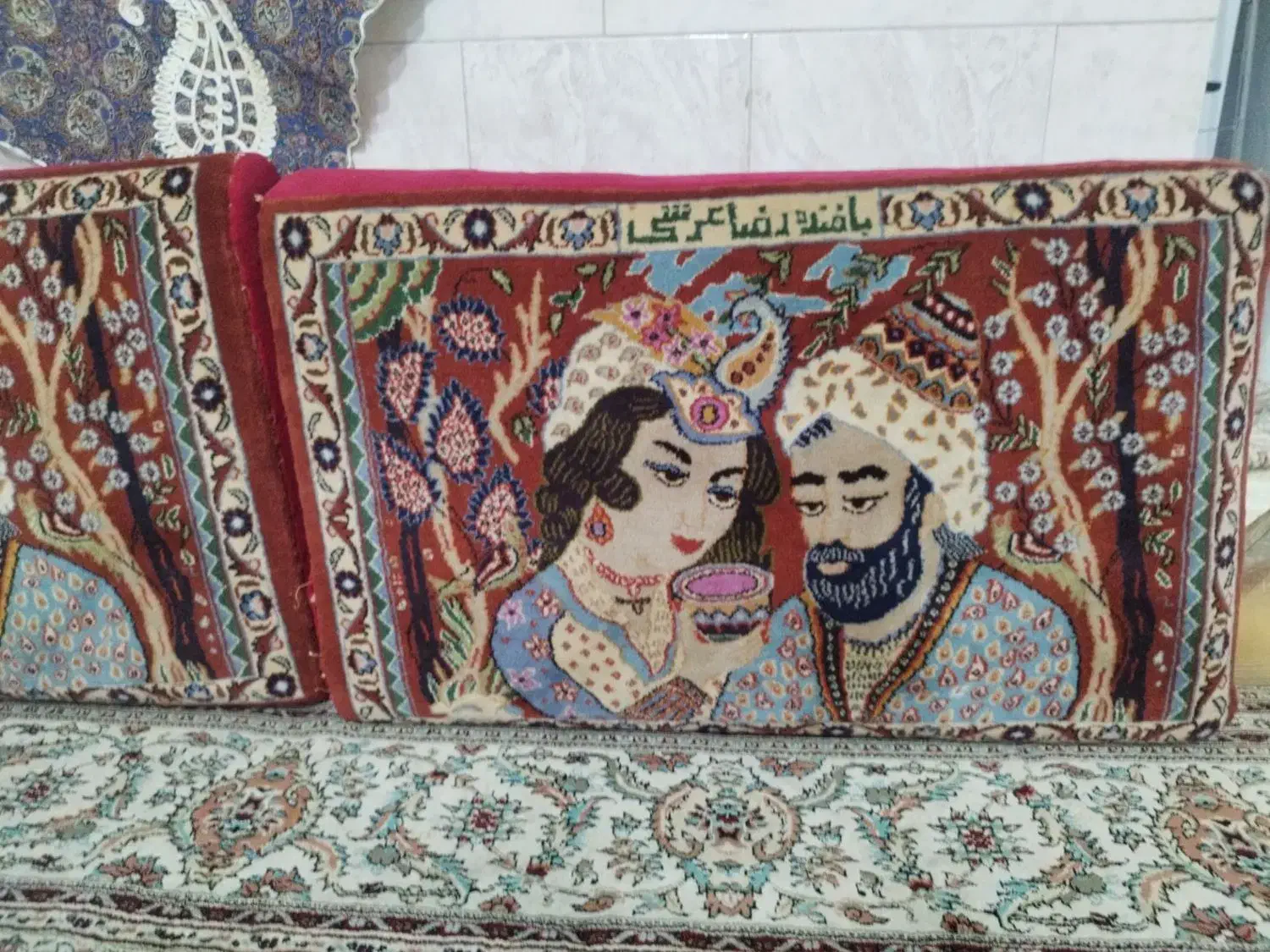 دو جفت پشتی دستباف|پشتی|بیرجند, |دیوار