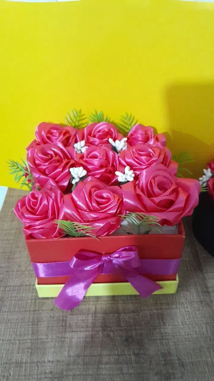 گل روز مادر با کیفیت|گل مصنوعی|الوند, |دیوار