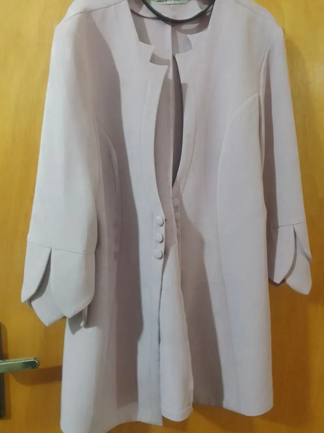 تعدادی مانتو|لباس|نهاوند, |دیوار