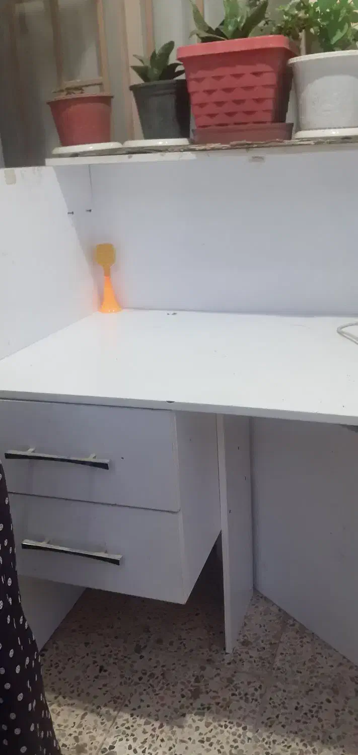 میزدوکشو|میز تحریر و کامپیوتر|تربت‌حیدریه, باغ ملی|دیوار