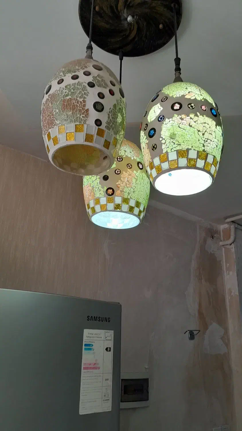 لوستر سالم در حد نو مخصوص اتاق خواب و آشپز خانه|لوستر و چراغ آویز|مشهد, رستگار|دیوار