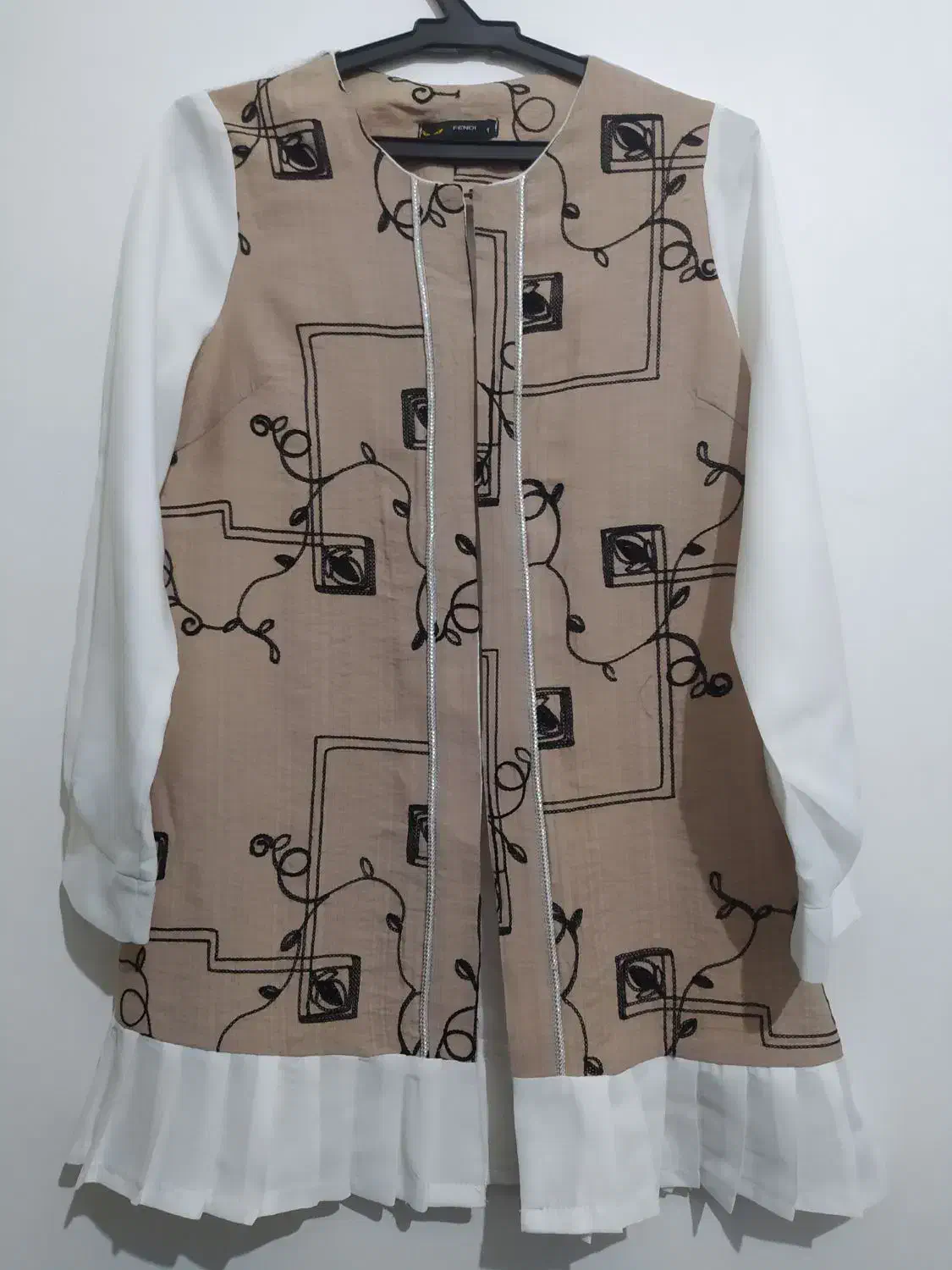 مانتو|لباس|قم, شهر قائم|دیوار