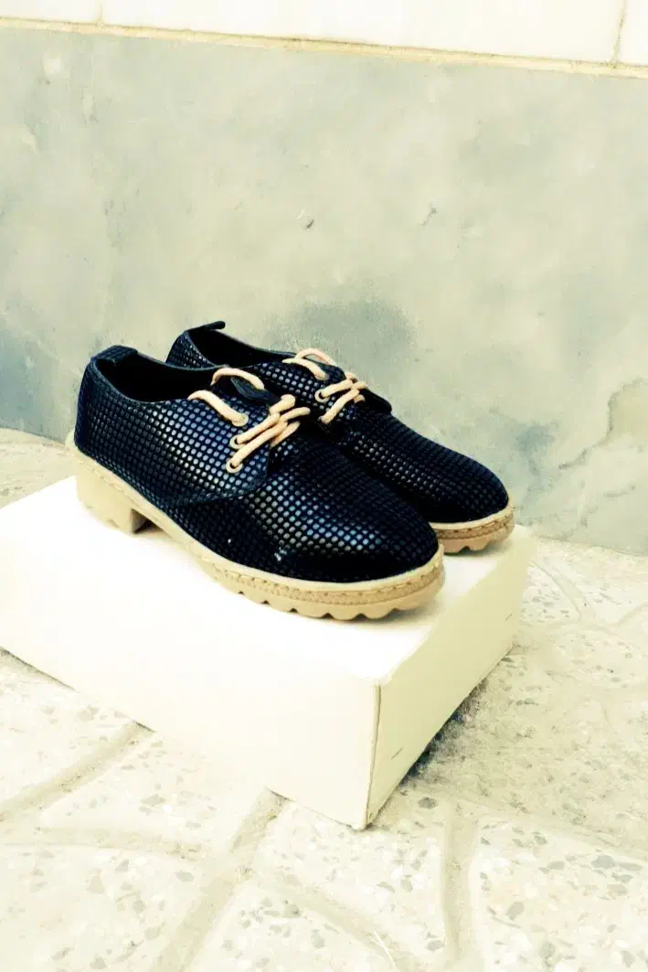 کفش|کیف، کفش، کمربند|اراک, |دیوار