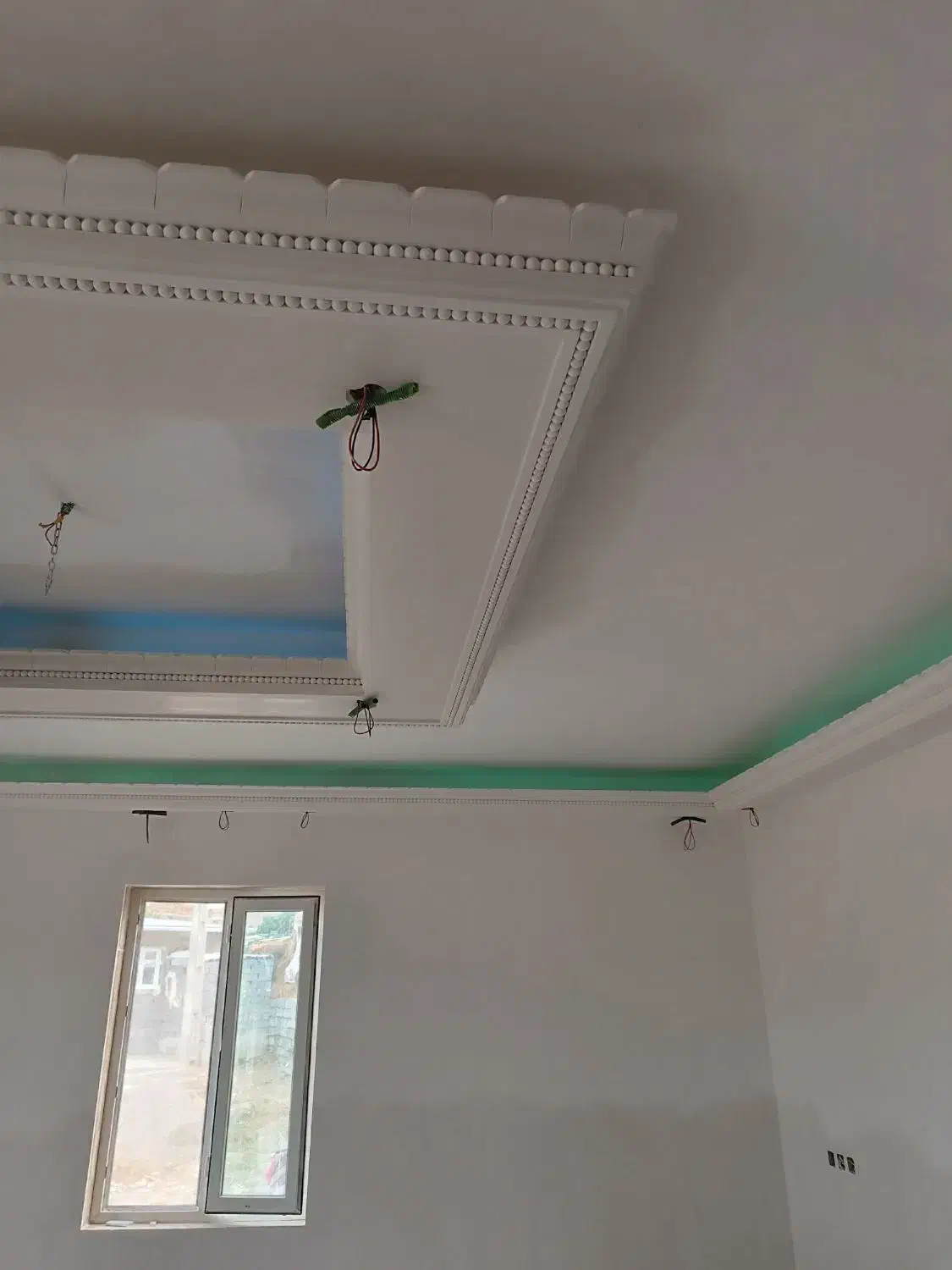 گچکاری دنبال یه گچکار وارد هستم برای شریک|استخدام معماری، عمران و ساختمانی|اردبیل, |دیوار