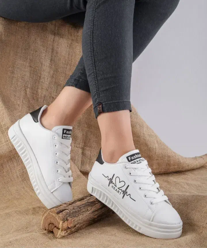 اسپرت های درجه یک و با کیفیت فقط ۳۴۹تومان|کیف، کفش، کمربند|کاشان, ولیعصر|دیوار