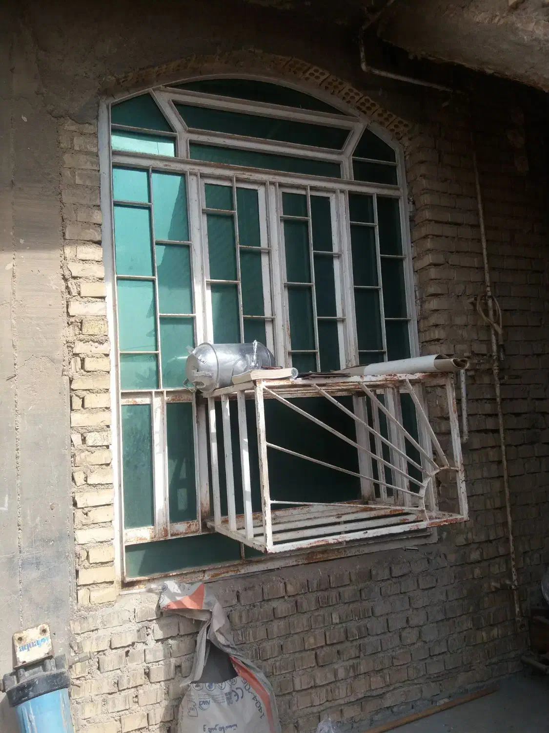پنجره اهنی در حال وپذیرایی|حراج|بندر ماهشهر, |دیوار