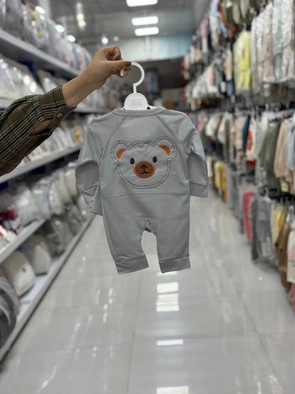 لباس نوزاد|کفش و لباس بچه|قم, سراجه (۱۵ خرداد)|دیوار