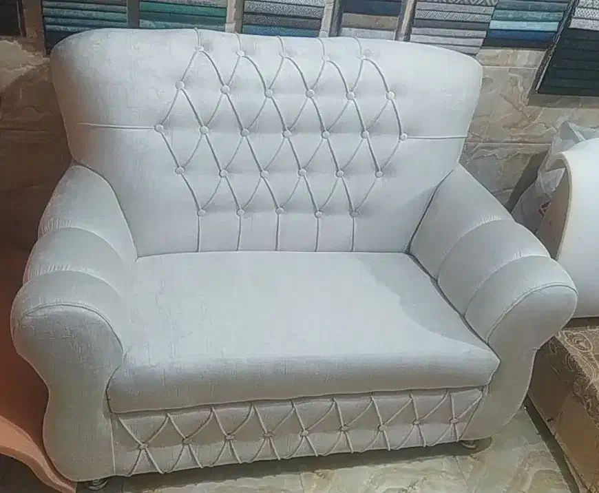 تهمیرات و ساخت مبل یک تا هفت نفره|مبلمان خانگی و میز عسلی|بم, |دیوار