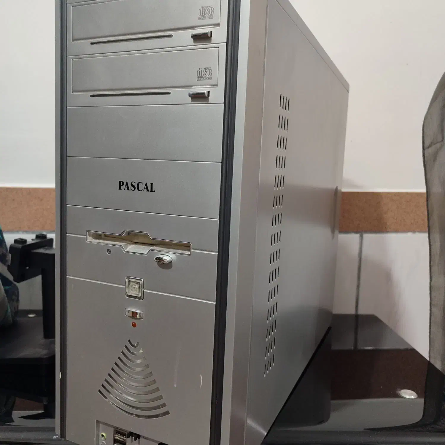 سیستم کامپیوتر|قطعات و لوازم جانبی رایانه|شهرکرد, |دیوار