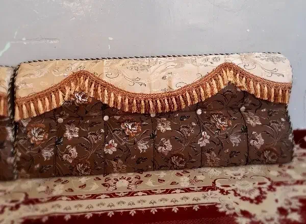 یک جفت پشتی|پشتی|شیراز, داریون|دیوار