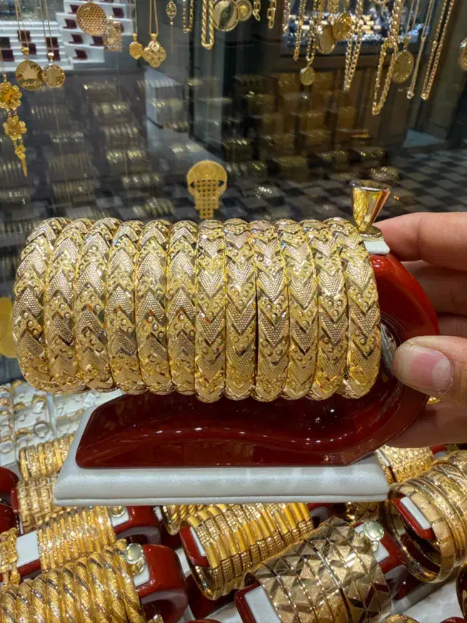 النگو نورسبک وزن نمادار ((کلا ۴ درصد))بالا تابلو|جواهرات|شیراز, بازار|دیوار