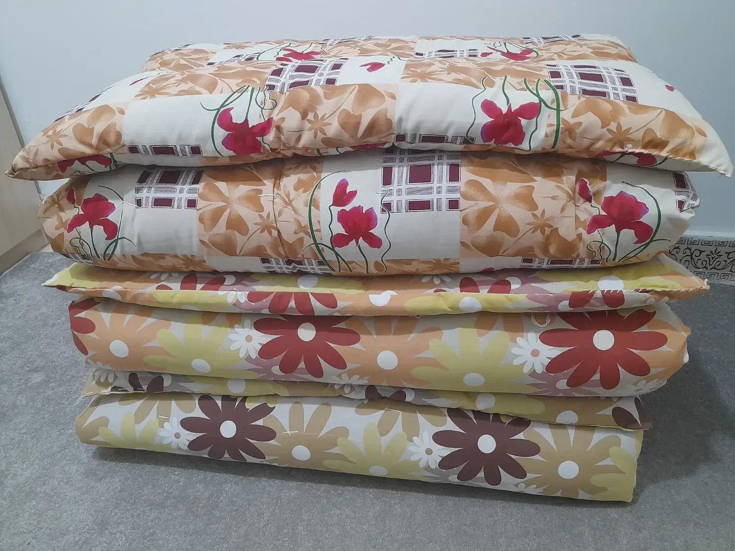 تشک پشم قرمز|رختخواب، بالش، پتو|قرچک, زیبا شهر|دیوار